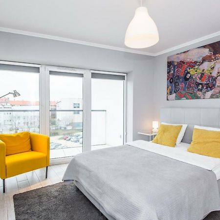 Pangsapuri studio 35 m² dengan 1 bilik mandi peribadi di Pusat Bandar Poznan Luaran gambar