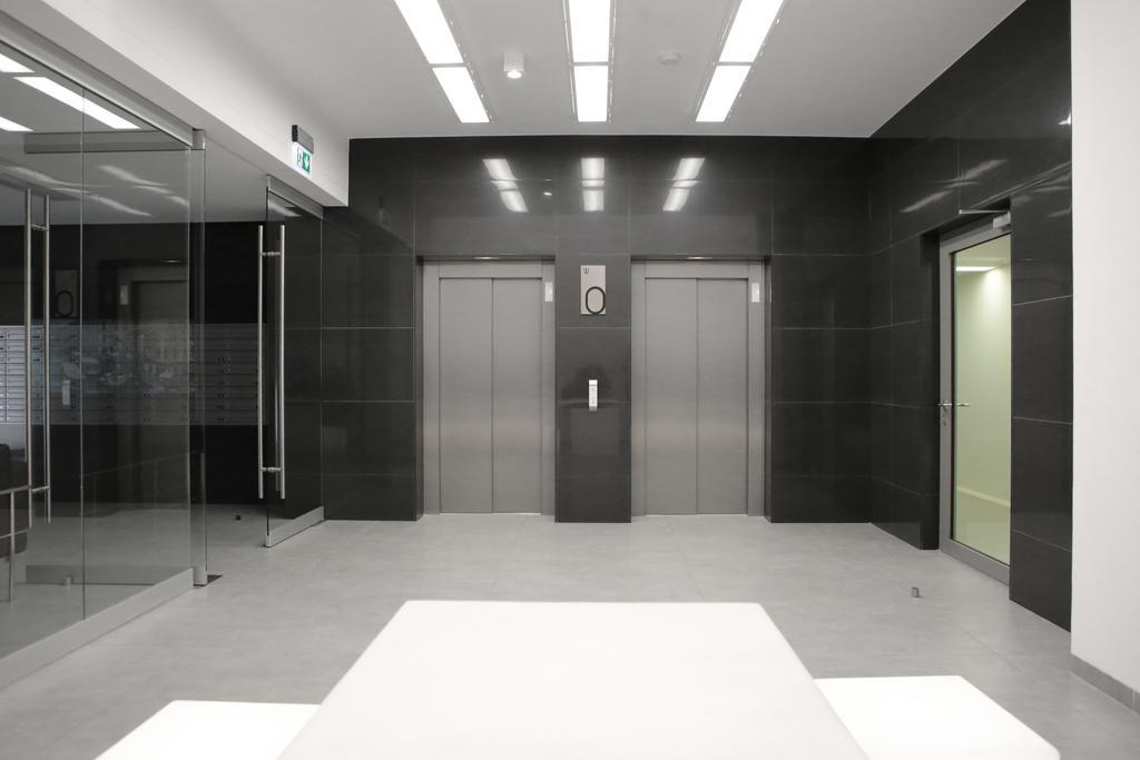 Pangsapuri studio 35 m² dengan 1 bilik mandi peribadi di Pusat Bandar Poznan Luaran gambar
