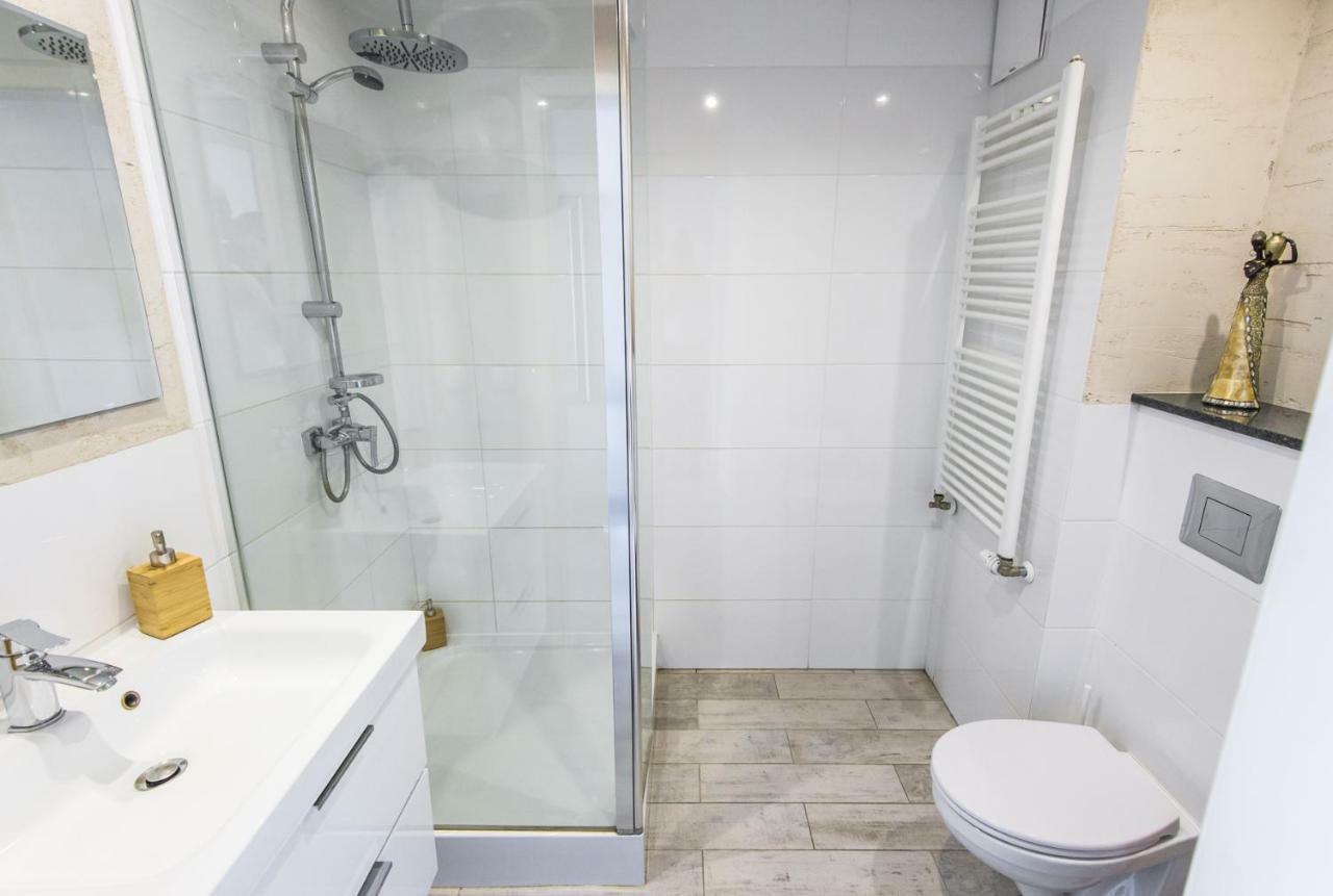 Pangsapuri studio 35 m² dengan 1 bilik mandi peribadi di Pusat Bandar Poznan Luaran gambar