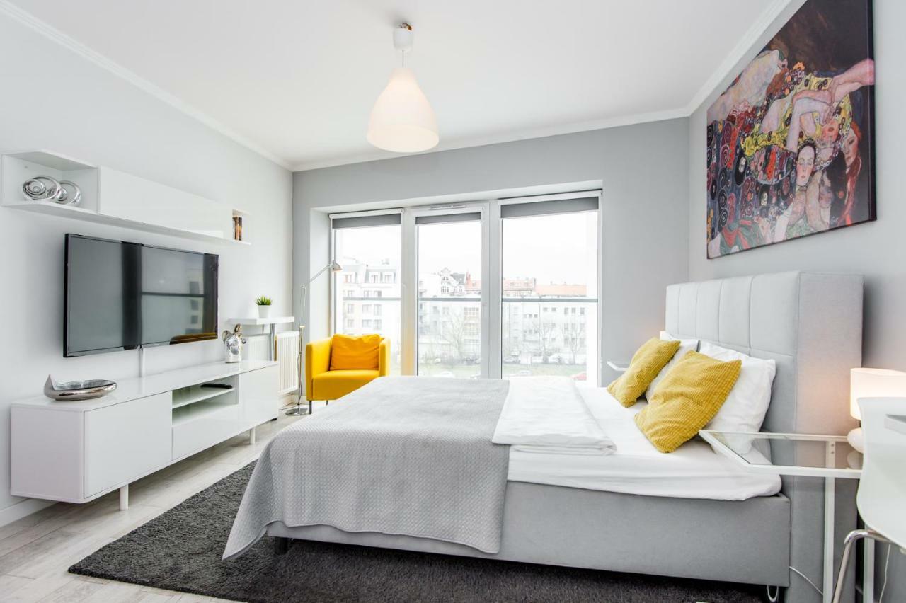 Pangsapuri studio 35 m² dengan 1 bilik mandi peribadi di Pusat Bandar Poznan Luaran gambar