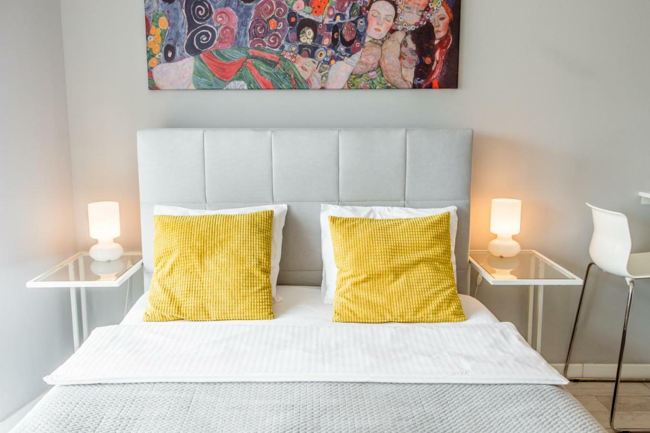 Pangsapuri studio 35 m² dengan 1 bilik mandi peribadi di Pusat Bandar Poznan Luaran gambar